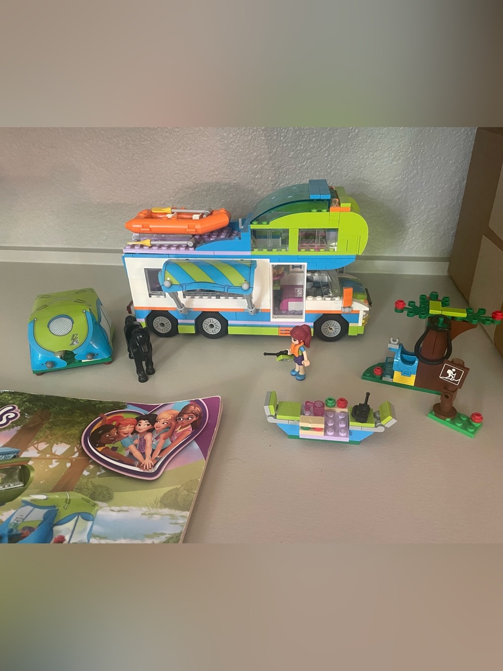 Lego Friend's Mia's Campervan